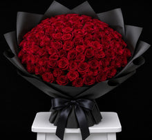 Load image into Gallery viewer, Premium Valentine’s Day Rose Arrangement
