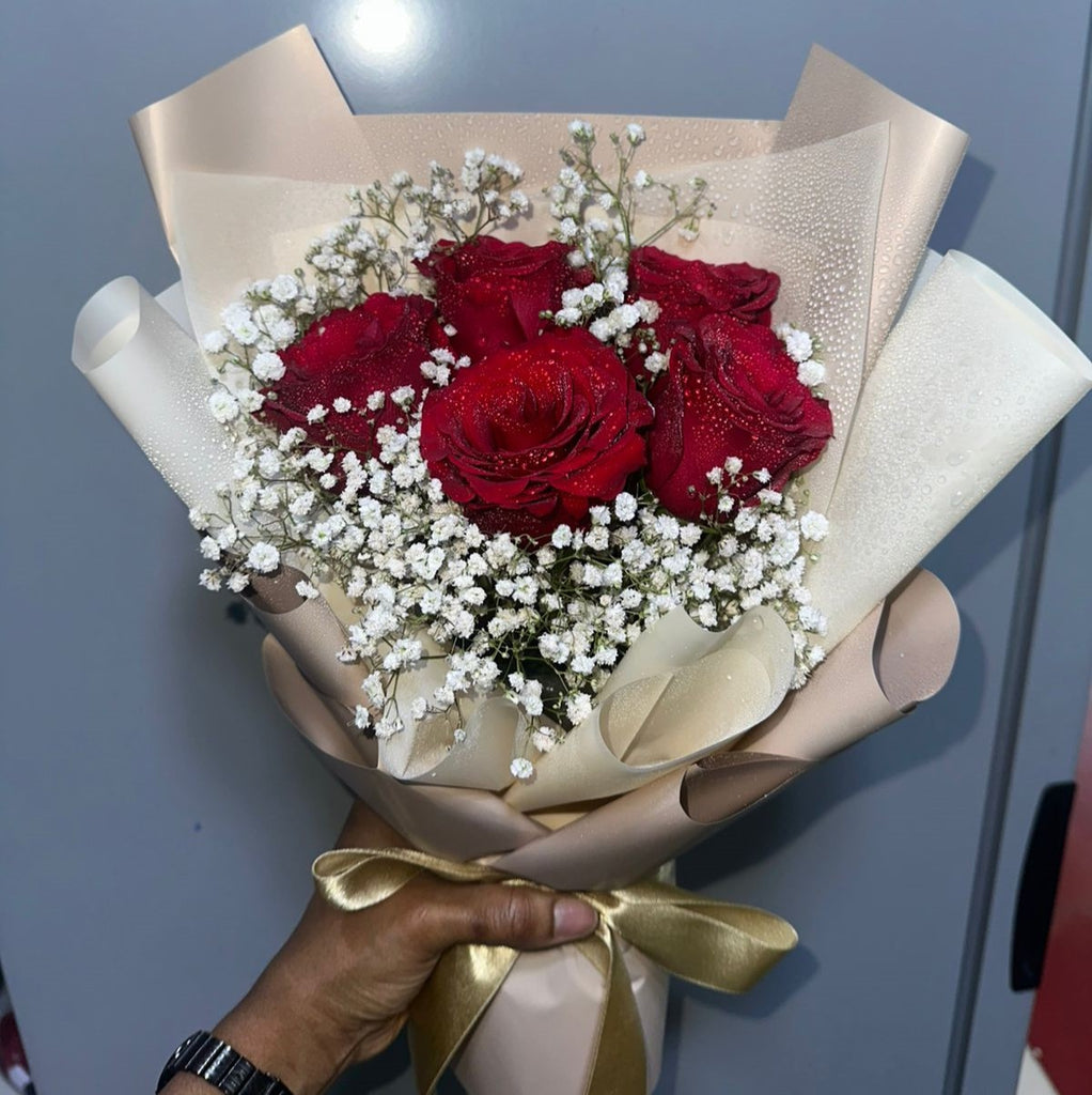 Valentine’s Day Romantic Red Roses Bouquet with Gypsophila – 5 Fresh Red Roses