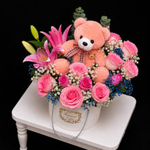 Load image into Gallery viewer, Petal Teddy Bloom Box