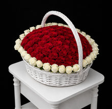 Load image into Gallery viewer, Royal Heart Gift Basket